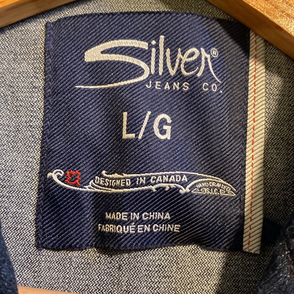 Silver Jean Co woman’s zip up jean jacket size L. NWT - Picture 9 of 12